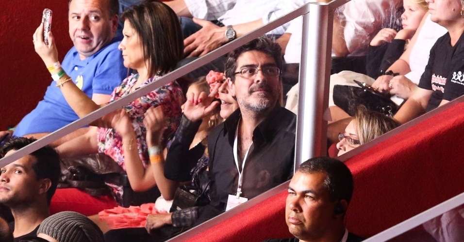 13.dez.2-14 - Junno Andrade assiste ao espetáculo "A Magia do Natal", de Xuxa, em São Paulo