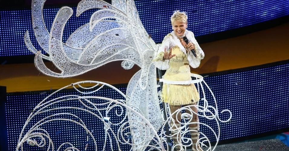 13.dez.2014 - Xuxa apresenta o espetáculo "A Magia do Natal", em São Paulo