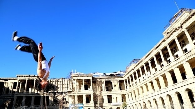 Abbas Alizada ficou conhecido como o "Bruce Lee afegão" - Kawoon Khamoosh/BBC