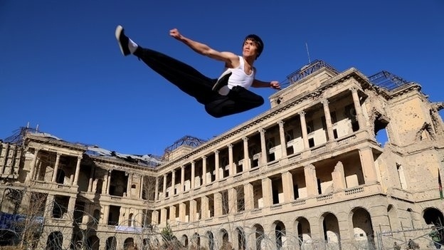 Abbas Alizada ficou conhecido como o "Bruce Lee afegão" - Kawoon Khamoosh/BBC
