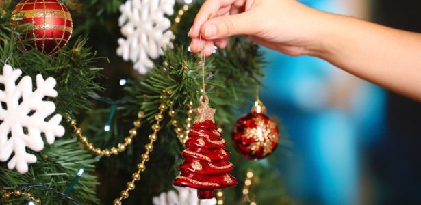 Decore com enfeites dos Natais passados e use a imaginação para deixar a casa linda - Getty Images
