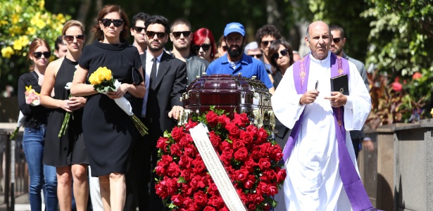 Família Medeiros se despede do Comendador em enterro no cemitério São João Batista, no Rio de Janeiro