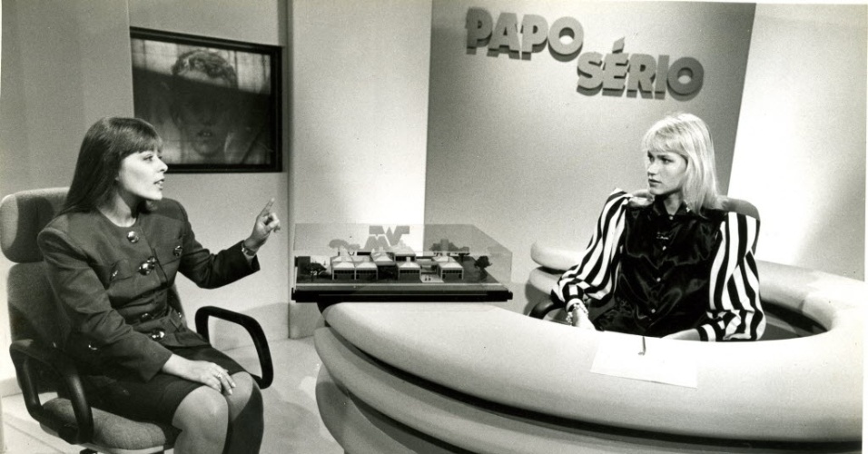 No "Xou da Xuxa", a apresentadora entrevista a ex-primeira dama do Brasil, Rosanne Collor, no quadro "Papo Sério"