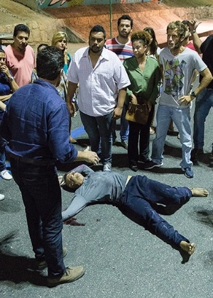 Josué tem seu plano de salvar o patrão interrompido por atropelamento