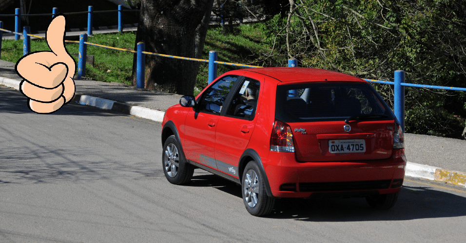 Fiat Palio - Arte UOL Carros