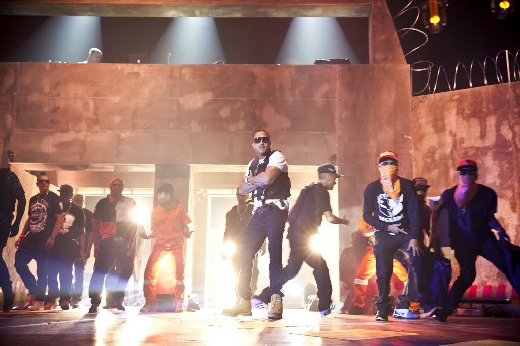 21.dez.2014 - Mano Brown comanda show de lançamento do disco Cores & Valores, do Racionais MCs, no Espaço das Américas, em São Paulo. Negra Li se apresentou antes do grupo de rap - Lucas Lima/UOL