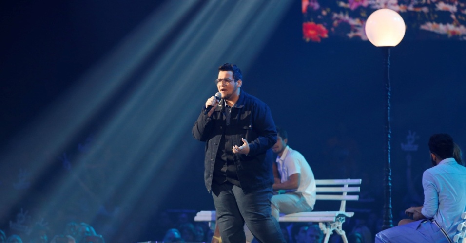 25.dez.2014 - Lui Medeiros se apresenta no último programa da temporada de "The Voice Brasil"