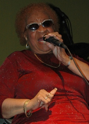 A cantora Alberta Adams em foto de 2006 - Carl Lender/Wikimedia Commons