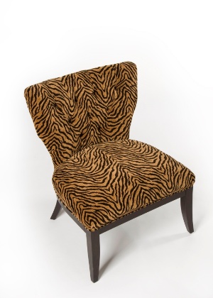 Cadeira com estofamento/ estampa animal (animal print) - Getty Images - Getty Images