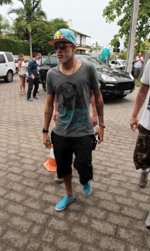 27.dez.2014 - Curtindo as férias de final de ano, Neymar viajou com amigos para Jurerê, em Florianópolis (SC), onde passou a noite em uma festa na Posh Club