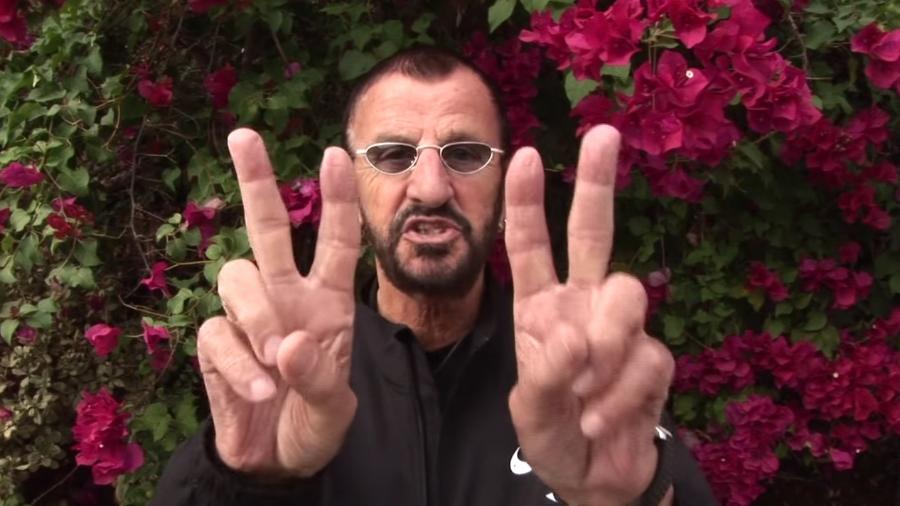 Ringo Starr em imagem do vídeo no qual ele anuncia novo álbum para 2015 - Reprodução