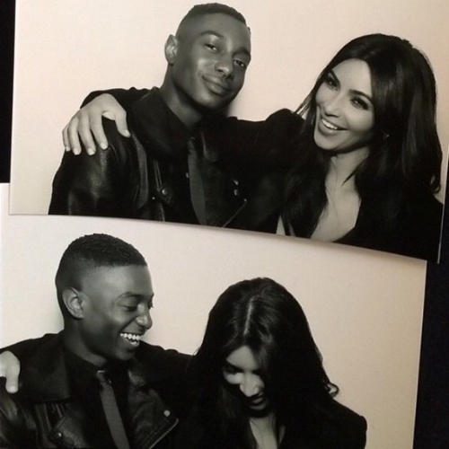 29.dez.2014 - Kim Kardashian postou uma foto no Instagram em um momento raro: sorrindo.