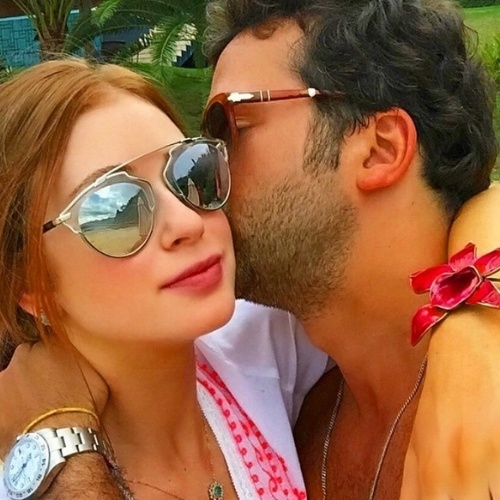 4.jan.2015 - A atriz Marina Ruy Barbosa postou uma foto romântica ao lado do namorado, o empresário Caio Nabuco