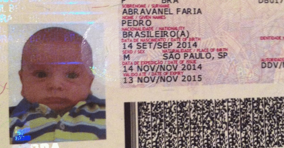 5.jan.2015 - Patrícia Abravanel mostra foto do passaporte do filho Pedro com os dados do primeiro documento do bebê de apenas três meses