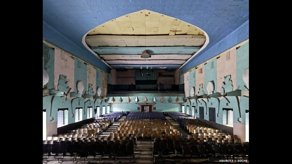 As fotógrafas alemãs Sabine Haubitz e Stefanie Zoche capturaram o estilo único dos cinemas do sul da Índia - Sabine Haubitz e Stefanie Zoche/BBC