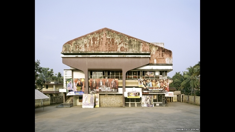 As fotógrafas alemãs Sabine Haubitz e Stefanie Zoche capturaram o estilo único dos cinemas do sul da Índia - Sabine Haubitz e Stefanie Zoche/BBC