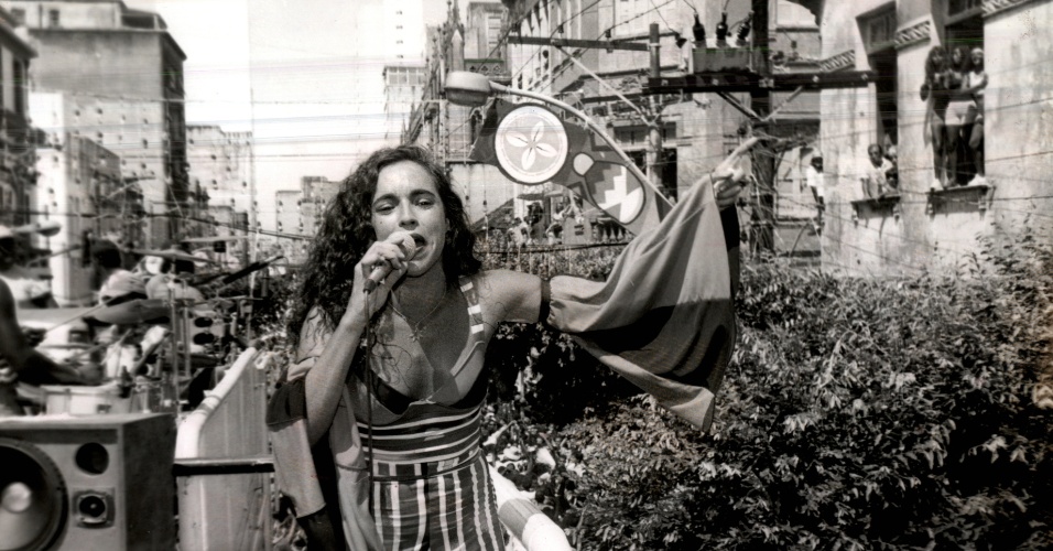 Daniela Mercury no desfile do trio elétrico Os Internacionais, no Carnaval de Salvador de 1993