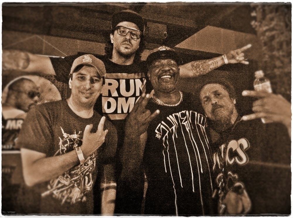 Mr. Catra com a banda Os Templários - Reprodução/Facebook