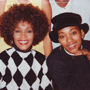 Whitney Houston e sua assistente Robin Crawford - Reprodução - Reprodução