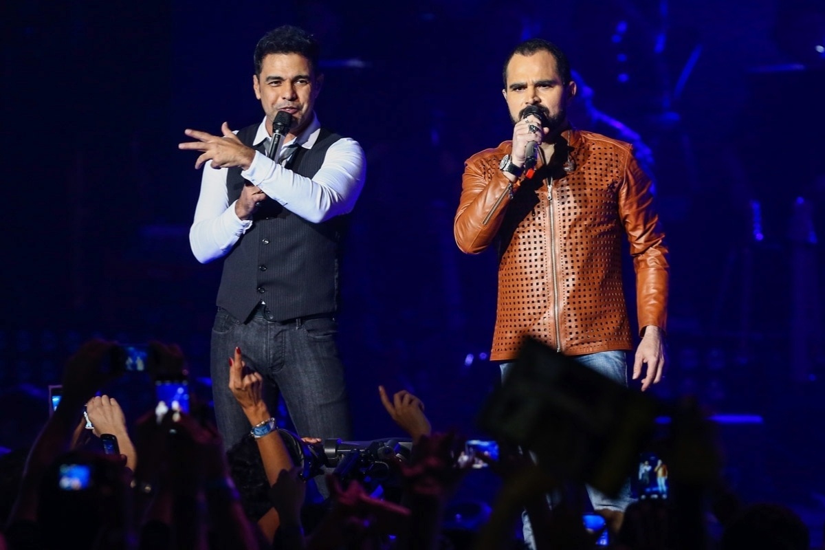 16.jan.2015 - Zezé di Camargo e Luciano gravam o novo DVD "Flores em Vida" no Citibank Hall, na zona sul de São Paulo, na noite desta sexta-feira - Manuela Scarpa/Photo Rio News