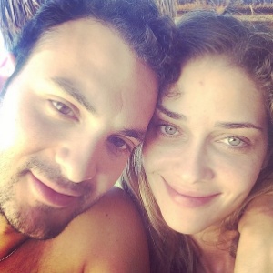O empresário Karim El Chiaty e a top model Ana Beatriz Barros, em viagem de férias no Brasil, na virada do ano