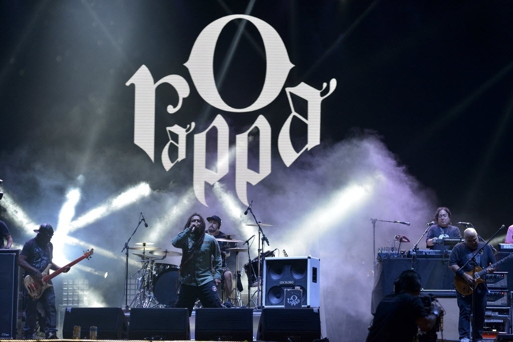 22.jan.2015 - Marcelo Falcão e O Rappa animam o Festival de Verão 2015, em Salvador, na noite desta quinta-feira - João Alvarez/UOL