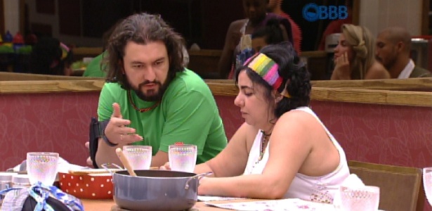 Marco e Mariza se aproximaram no início do "BBB15"