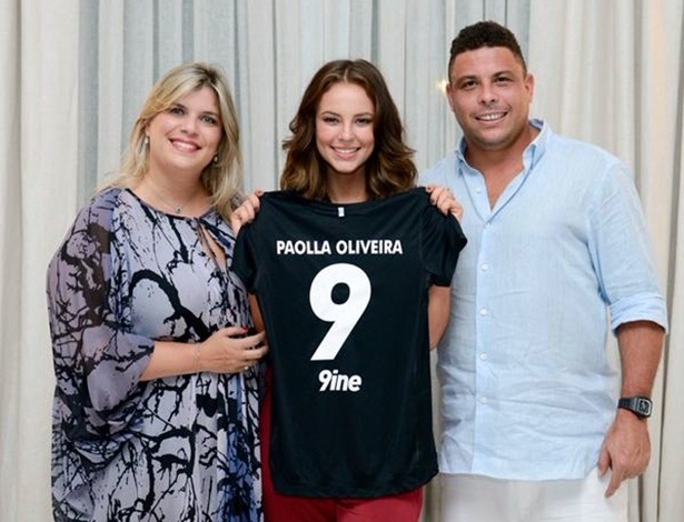 Depois de Paula Fernandes, Paolla Oliveira é a segunda mulher a assinar com a empresa de Ronaldo