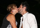 Monique Evans dá beijão na DJ Cacá Werneck em camarote na Sapucaí - Cleomir Tavares/Divulgação