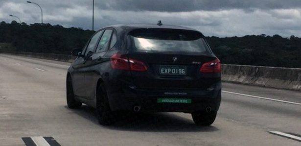 BMW Série 2 Active Tourer, já com motor flex, é visto em Santana do Parnaíba (SP) - Wilson Capellini Netto/UOL