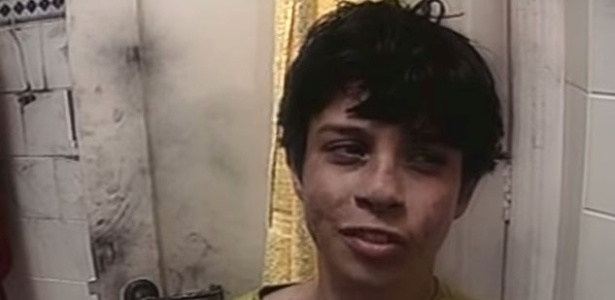 O garoto Lucas sofre com a falta de água em episódio de "Mundo da Lua" de 1991