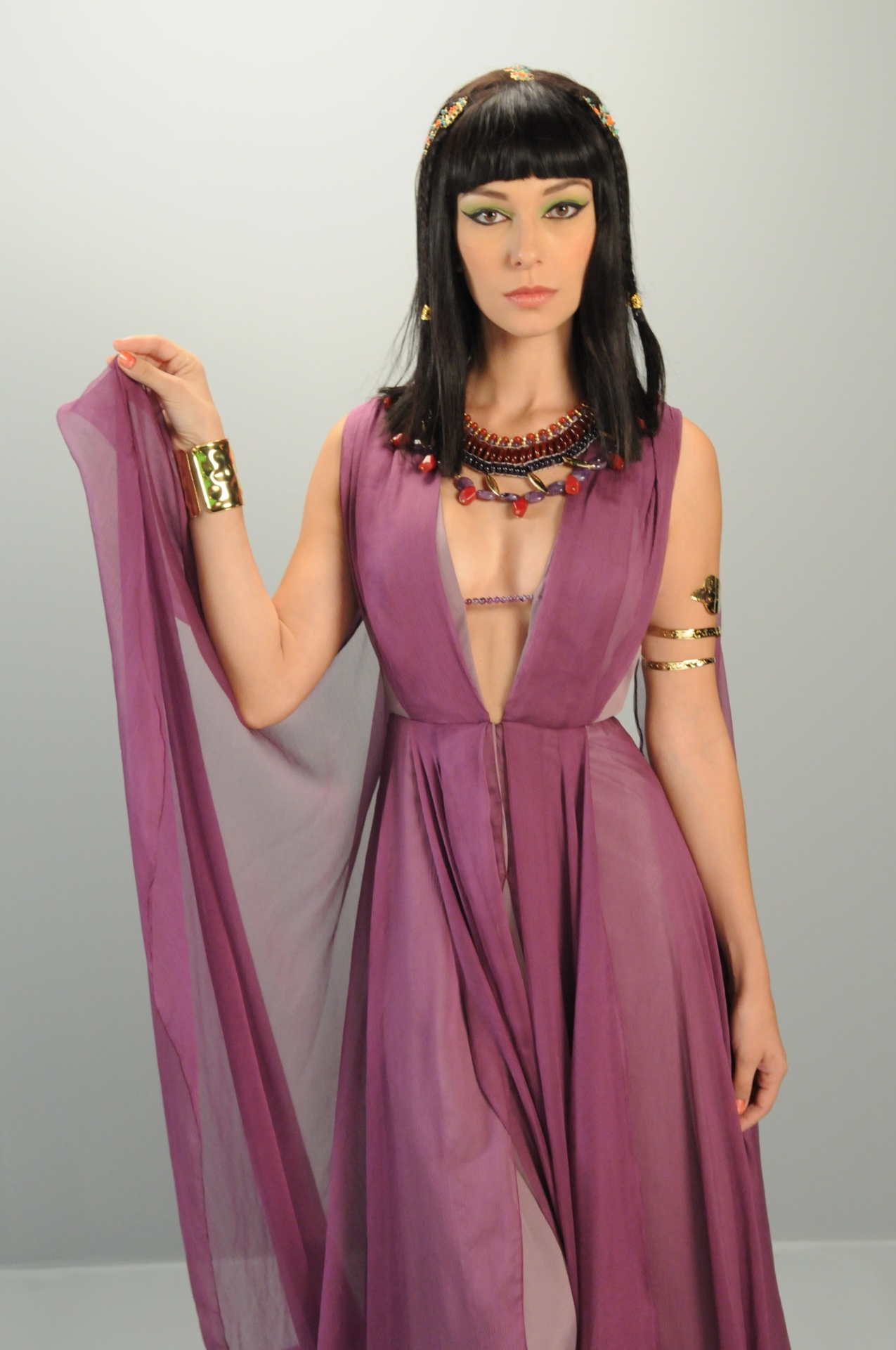 Day Mesquita, ex-Globo, fará a dançarina Yunet na primeira fase de "Os Dez Mandamentos", nova novela da Record. Na segunda fase, Adriana Garambone assumirá a personagem - Munir Chatack/Record