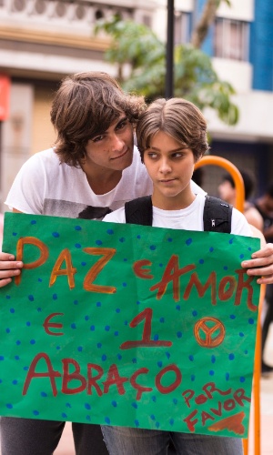 Rafael Vitti é Pedro e Isabella Santoni é Karina em "Malhação Sonhos": o casal é queridinho pelos jovens e faz sucesso na internet