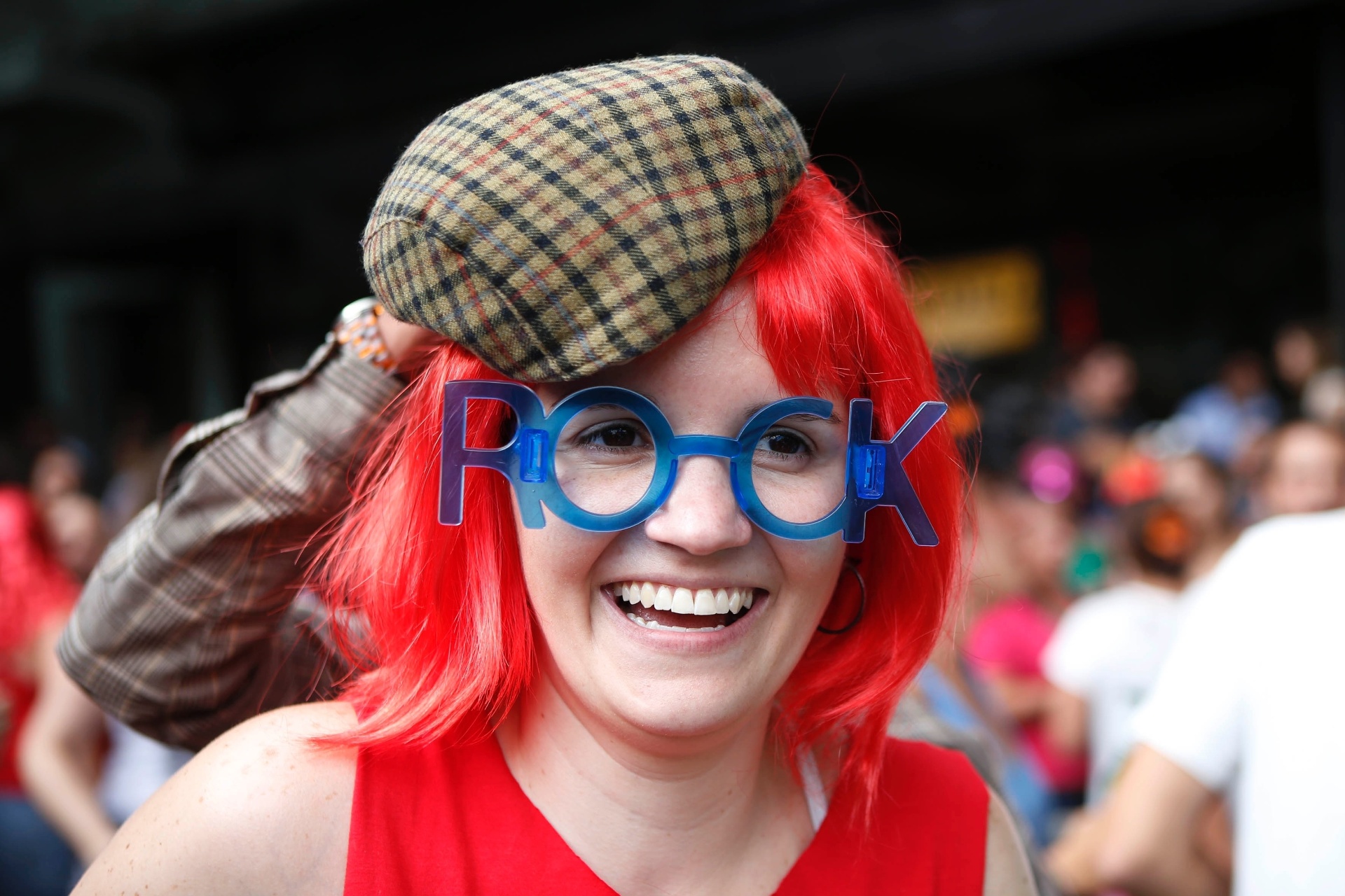 31.jan.2015 - Foliões se divertem durante bloco Ritaleena, que desfila pelas ruas de Pinheiros, em São Paulo - Junior Lago/UOL