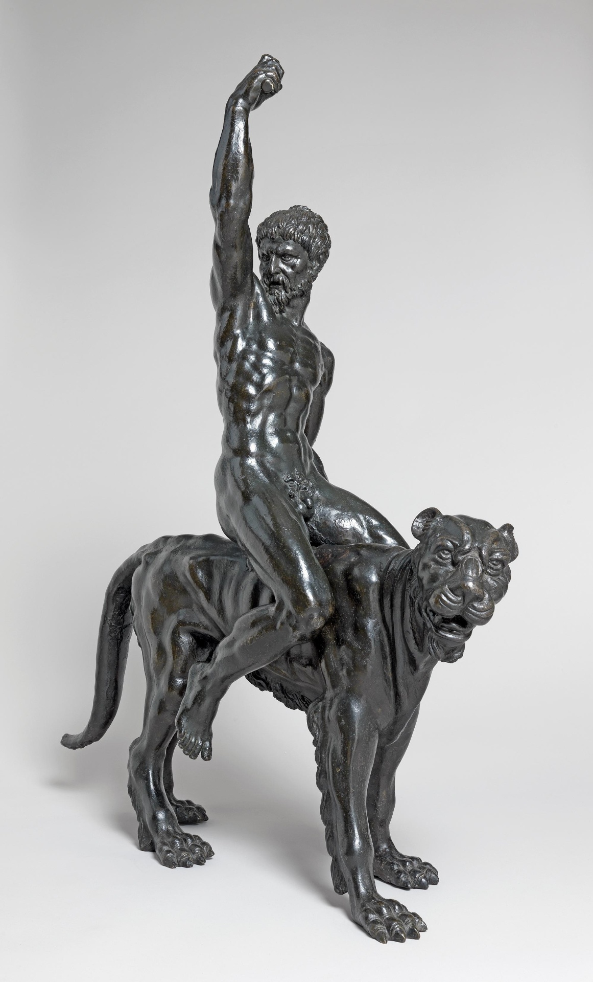 Duas esculturas de bronze escuro expostas em Cambridge, na Inglaterra, podem ser de Michelangelo - Fitzwilliam Museum/Cambridge