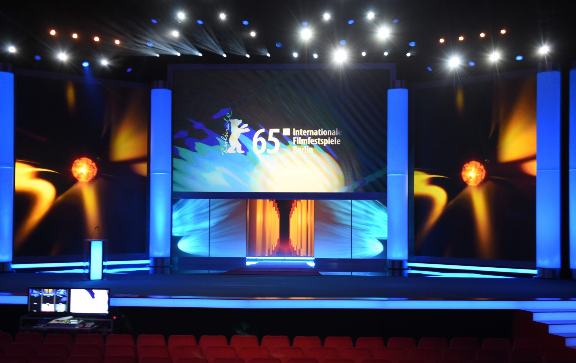 4.fev.2015 -  Vista geral do palco do Festival de Berlim - FELIX HOERHAGER/EFE