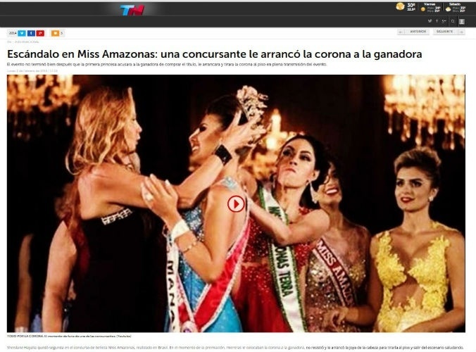 5.fev.2015 - A imprensa internacional repercutiu a confusão ocorrida no Miss Amazonas, na noite do último sábado, quando a segunda colocada, Sheislane Hayalla, arrancou a coroa da campeã, Carol Toledo