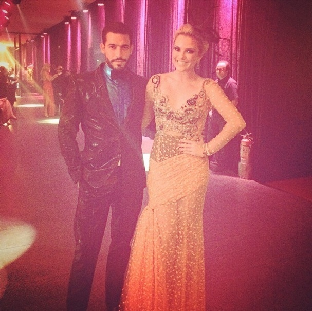 5.fev.2015 - Os vestidos transparentes "bombaram" no Baile da Vogue. A atriz Natallia Rodrigues usa um modelo com drapeado no quadril da estilista Lethicia Bronstein - Reprodução/Instagram @natalliarodrigues8