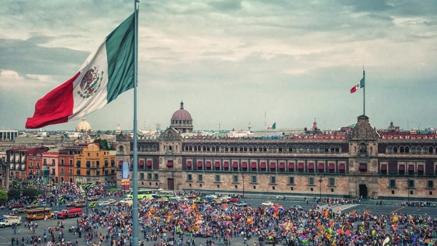 A praça de la Constitución, também conhecida como Zócalo, no centro da Cidade do México A praça de la Constitución, também conhecida como Zócalo, no centro da Cidade do México