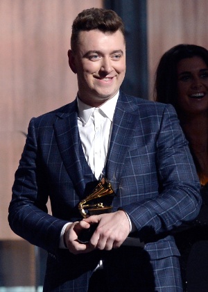O cantor Sam Smith durante a entrega da 57ª edição do Grammy, em fevereiro - Kevork Djansezian/Getty Images/AFP