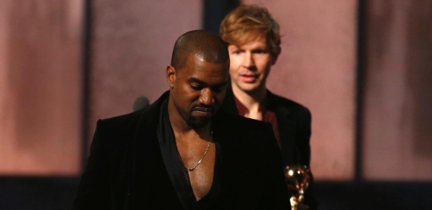 Kanye West tenta interromper o discurso de Beck no Grammy deste ano - Lucy Nicholson/Reuters
