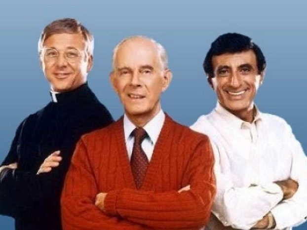 Depois do sucesso de "M*A*S*H", que durou 11 temporadas, a rede de televisão americana CBS produziu um spin-off mostrando o dia a dia dos personagens Coronel Potter, Klinger e padre Mulcahy no período após a Guerra da Coreia. A série foi 1983 e 1984 e foi cancelada durante a segunda temporada - Reprodução