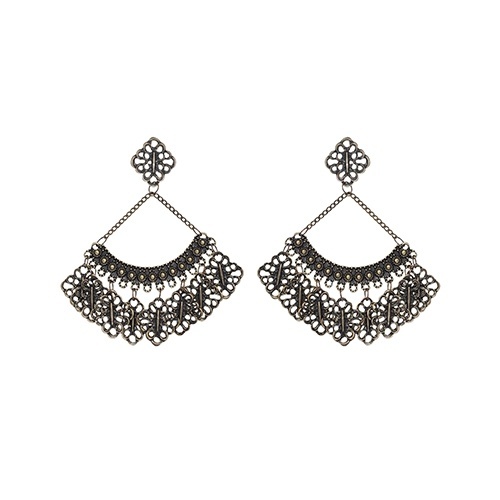 Brinco com peças vazadas, da Morana. Preço: R$ 59. Informações: www.morana.com.br | Preço e disponibilidade pesquisados em fevereiro de 2014 e sujeitos a alterações - Divulgação