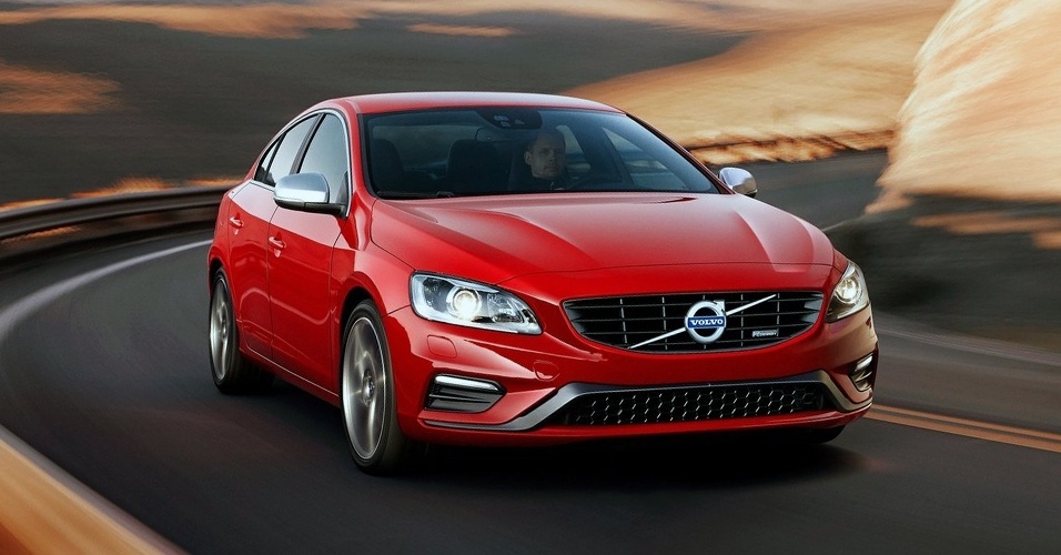 Volvo V60 T5 R-Design 2015 - Divulgação
