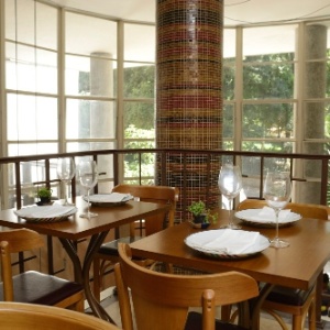 Ambiente do restaurante MoDi, em frente do Parque Buenos Aires, em São Paulo - Mauro Holanda/Divulgação - Mauro Holanda/Divulgação