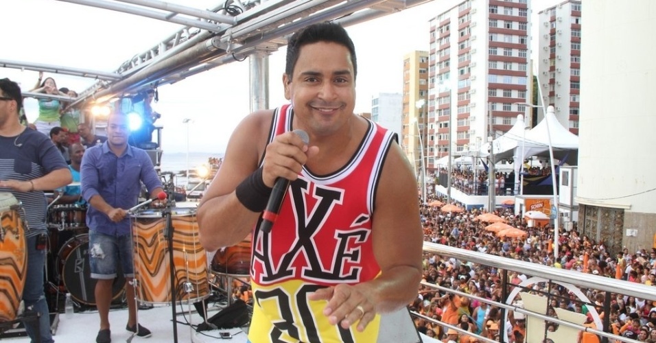 Xanddy leva trio Harmonia do Samba para a folia em Salvador BOL Fotos