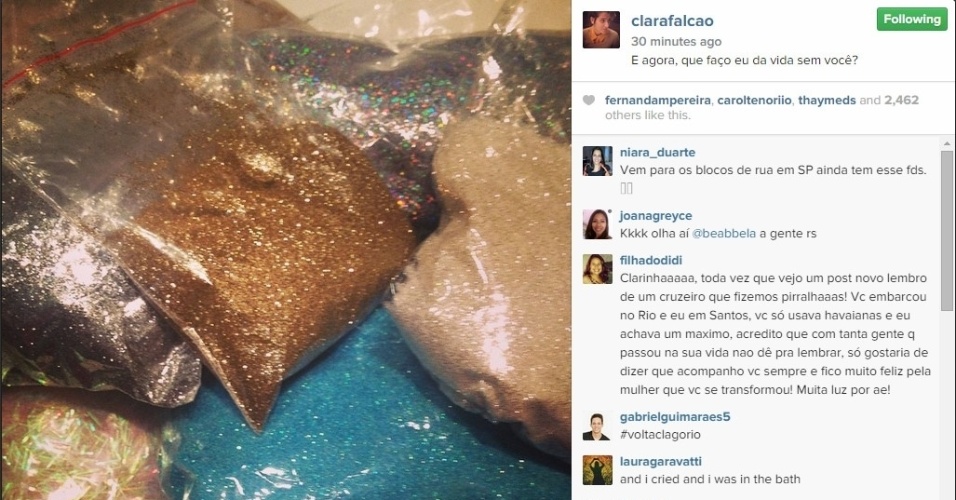 Reproducao Instagram Clarafalcao 19 Fev 2015 Carnaval E Sinonimo De Brilho Certo Para Clarice Falcao Sem Duvida A Humorista Comprou Muitas Opcoes De Purpurina E Aparentemente Desejava Que A Folia Durasse Pelo Menos 21 Dias Para Que Ela clarafalcao 19 fev 2015