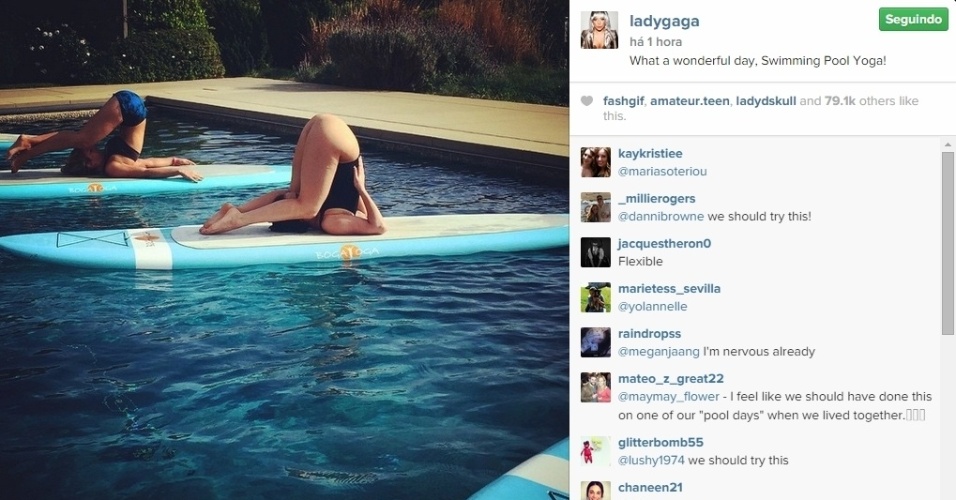 19.fev.2015 - Lady Gaga mostrou que tem bastante elasticidade durante um exercício de ioga na piscina. No Instagram, a cantora publicou a imagem e falou sobre o dia. 