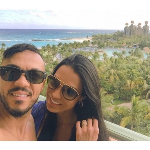 20.fev.2015 - Gracyanne Barbosa está curtindo férias com o marido, Belo, nas Bahamas. A dançarina aproveitou ainda para dizer que o casal não planeja ter um filho tão cedo.