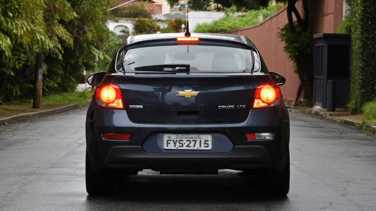 Luz traseira de freio e pisca alerta - Murilo Góes/UOL - Murilo Góes/UOL